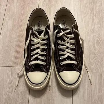 CONVERSE Chuck Taylor 브라운 스니커즈