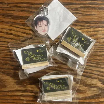 treasure 준규 캡슐 토이 칠판 얼굴 아크링 키링