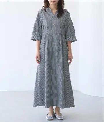 LAVEANGE 스트라이프 턱 원피스