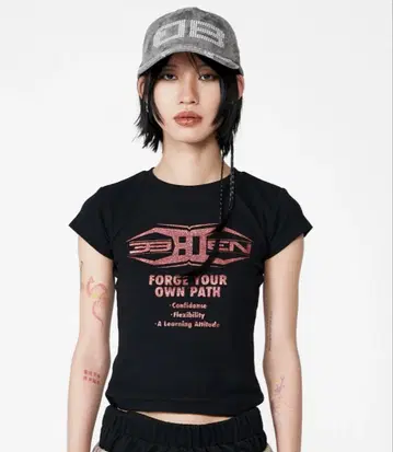 BEEDEN GLITTER LOGO FIT TEE 티셔츠