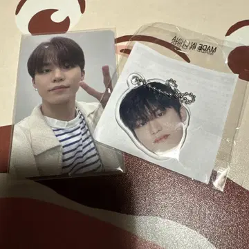 treasure 정우 구매 혜택 팝업 트레이딩 카드 얼굴 아크링 키링