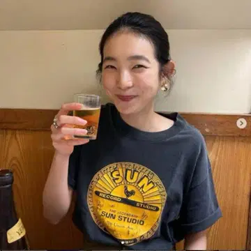 아리하라 미유키 씨 착용 구제 의류 sun studio 티셔츠