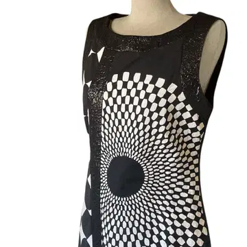 Desigual 데시구알 슬리브리스 원피스 38 기하학 패턴 블랙