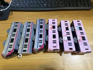 게이오 5000계, 9000계 산리오 랩핑 프라레일