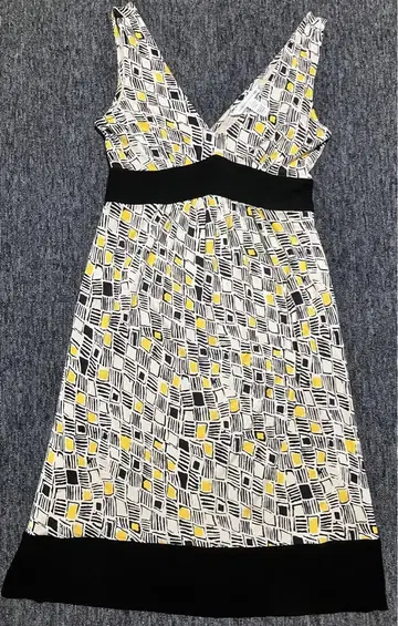 DIANE von FURSTENBERG 슬리브리스 원피스 기하학 패턴
