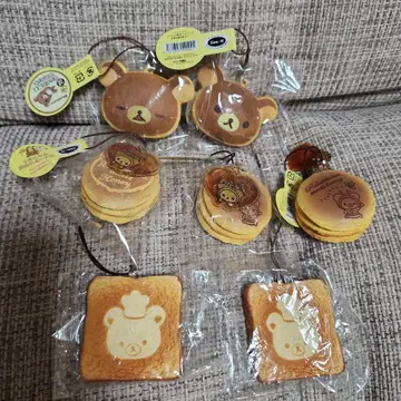 리락쿠마 핫케이크 도라야키 빵 스퀴즈 키링