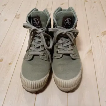 AIGLE 올리브 그린 하이컷 스니커즈