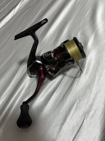 Sephia BB C3000S HG 스피닝 릴 블랙 레드