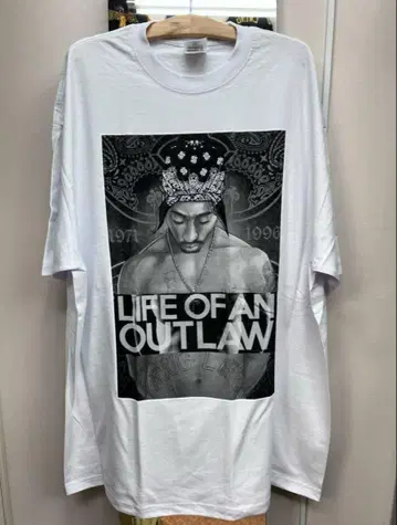 LIFE OF AN OUTLAW 오버 사이즈 티셔츠