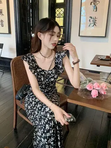 프릴 소매 블랙 플라워 무늬 롱 원피스