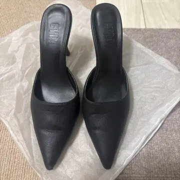 GYDA 블랙 샌들 M 사이즈