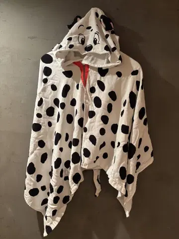 디즈니랜드 달마시안 패턴 후드 부착 타월 판초