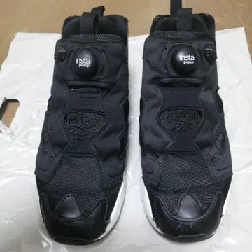 리복 인스타 펌프 퓨리 블랙