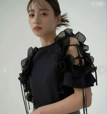 SNIDEL 스나이델 프릴 슬리브 컷 풀오버 블랙
