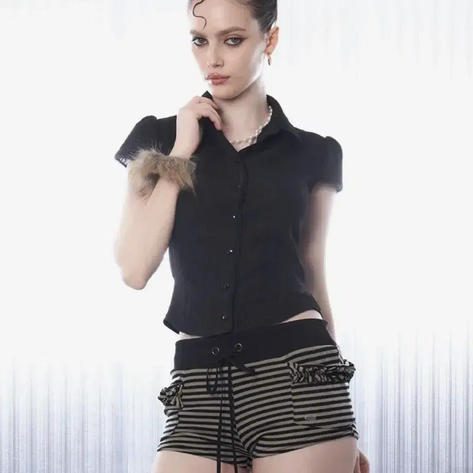 ◆HILLDA◆ Dot Square Crop Top Black 25SSDTB HILLDA] Dot Square Crop Top (Black) – SellerWork