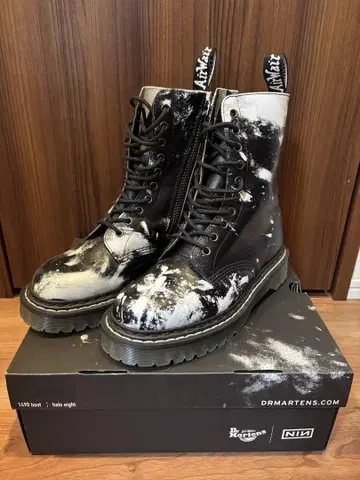 Dr.Martens 나인 인치 네일즈 1490 콜라보 10홀 UK7