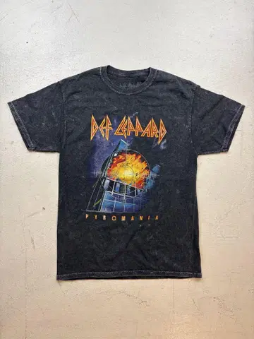 Def Leppard Pyromania 반팔 티셔츠 M 사이즈 디플레파드