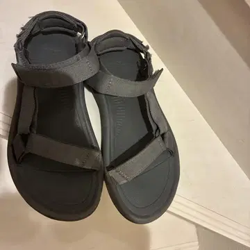 Teva 그레이 스포츠 샌들