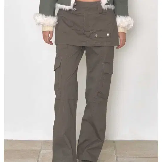 【BeDevil】Skirt Layered Cargo Pants New) bedevil Skirt Layered Cargo Pants on Bunjang Global Site.