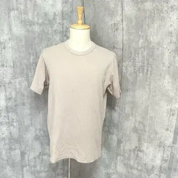 유니클로 크루넥 티셔츠 심플 무지 캐주얼 예쁜 고급스러운