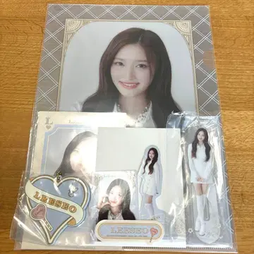 IVE 제일복권 이소 아크릴 스탠드 클리어 파일 러버 키링