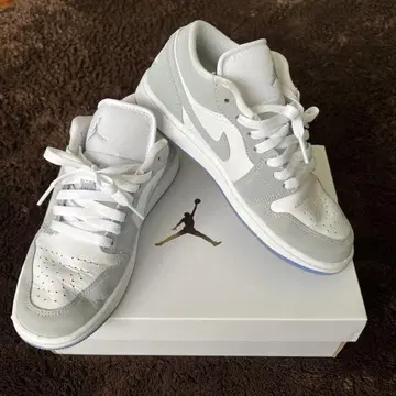 AIR JORDAN low 스니커즈 박스 포함