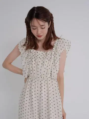 주메로 리본 무늬 올인원