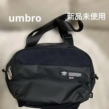 엄브로 바디백 블랙 유니섹스