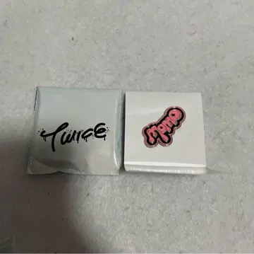 TWICE THIS IS FOR 팝업 랜덤 핀 배지 허벅지