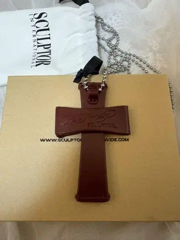 최종 가격 인하 스컬프터 크로스 스트랩 지갑 블랑 브라운