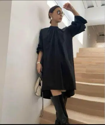 Ameri GATHER TUNIC BLOUSE 블랙