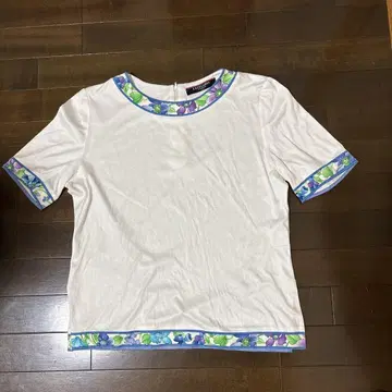 레오나르 상의 L