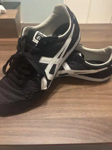 오니츠카타이거 스니커즈