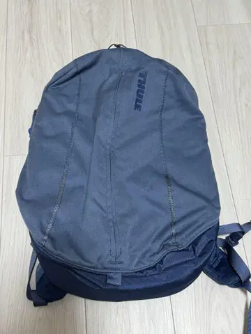 Thule 다크 블루 백팩