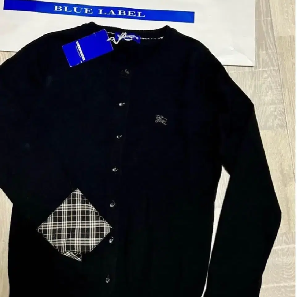 BURBERRY BLUE LABEL - BURBERRY カーディガン 美品 Burberry BLUE LABEL カーディガン グレー クルーネック