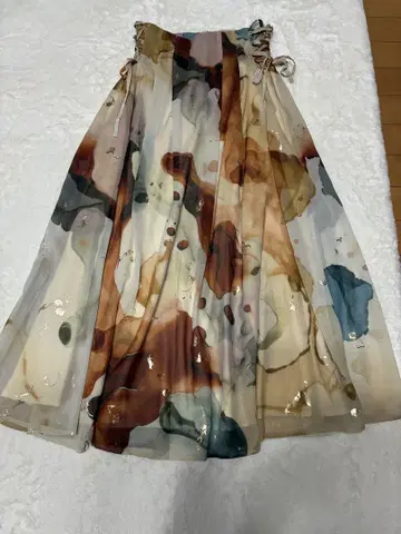 UNDRESSED AMELIA INK ART SKIRT 샘플