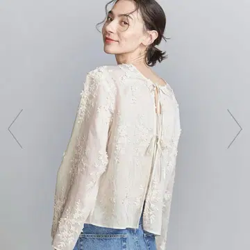 유나이티드 애로우즈 엠블로이더리 블라우스