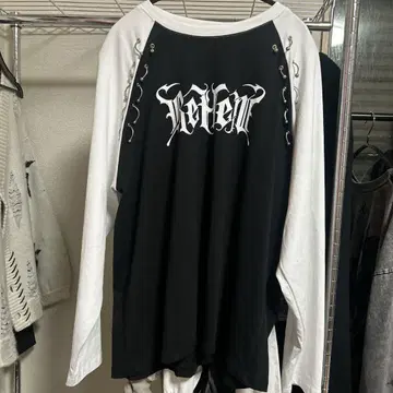 긴팔 티셔츠 블랙/화이트