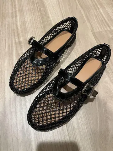 블랙 메쉬 플랫 슈즈