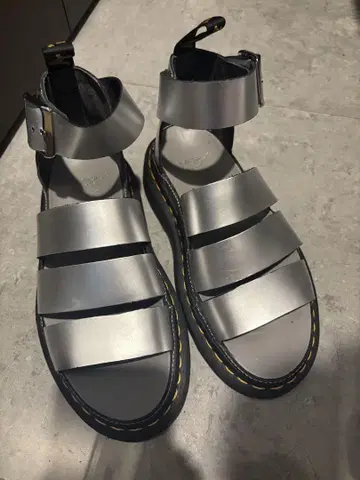 닥터마틴 샌들 실버 Dr.Martens UK3
