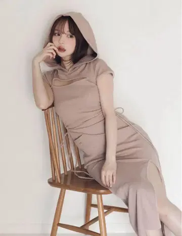 ANDMARY Effie 슬릿 드레스 핑크 베이지