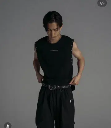 jentLouis 슬리브리스 [Rivet Sleeveless Top)