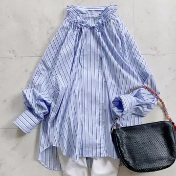 새상품급 맥피 코튼 브로드 프릴 칼라 블라우스 블루 스트라이프