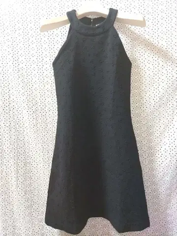 Betsey Johnson 블랙 슬리브리스 미니 원피스