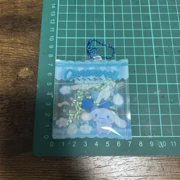 시나모롤 샤카샤카 아크릴 키링