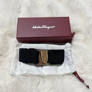 FERRAGAMO 페라가모 머리핀