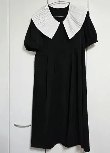 플리츠 칼라 원피스