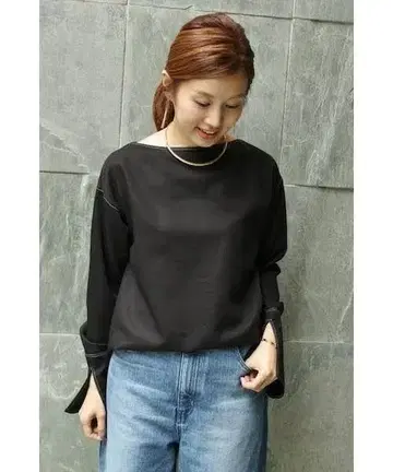 이에나 긴팔 블라우스 블랙 새상품급