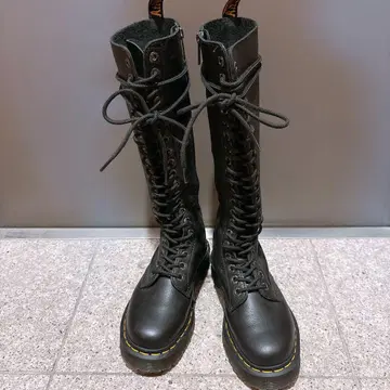 Dr.Martens 1B60 BEX 20 홀 부츠 여성용