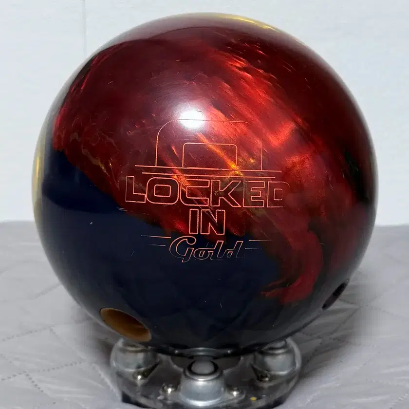 Storm LOCK IT ボウリングボール 15 ポンド4オンス　新品 Storm LOCK IT ボウリングボール 15 ポンド4オンス 新品 ロックオン